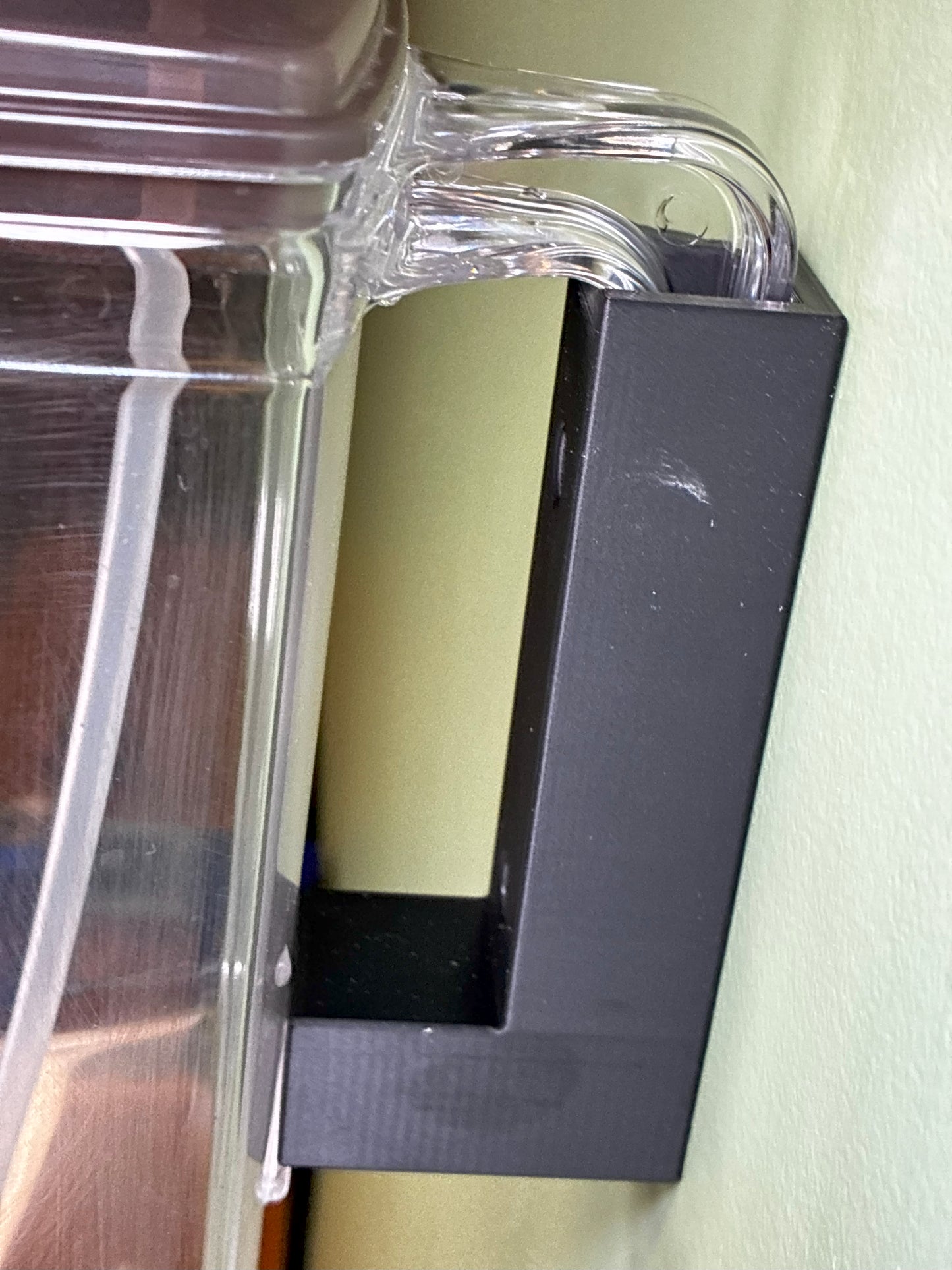 Ziss Brine Shrimp Hatchery Wall Mount Hanger (MOUNT ONLY)